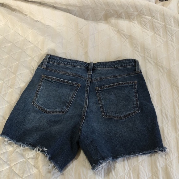 Universal Thread High Waisted Denim Shorts Distressed Cutoff Size 6 - Picture 4 of 5